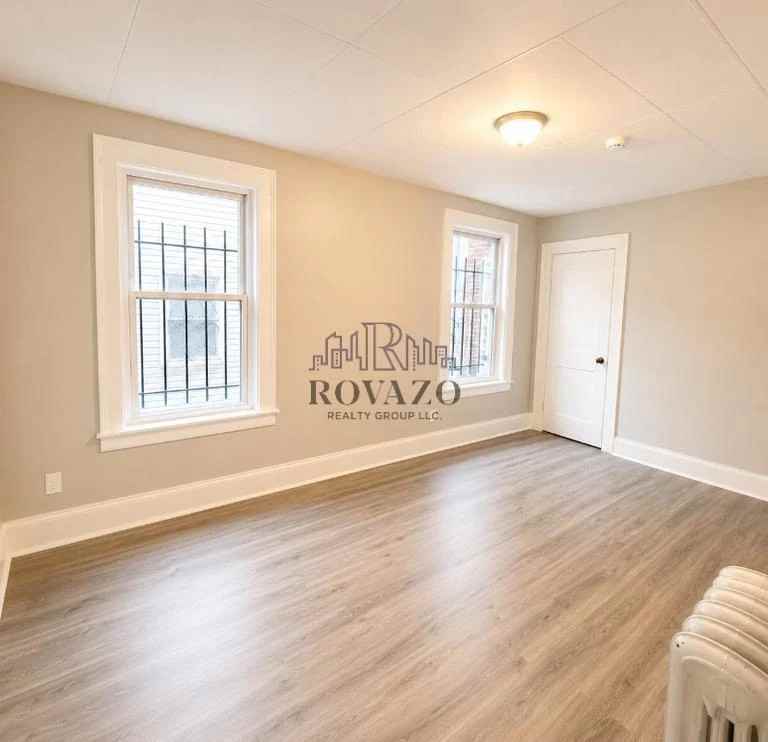 192 Shephard Avenue #3D - Photo 3 of 7