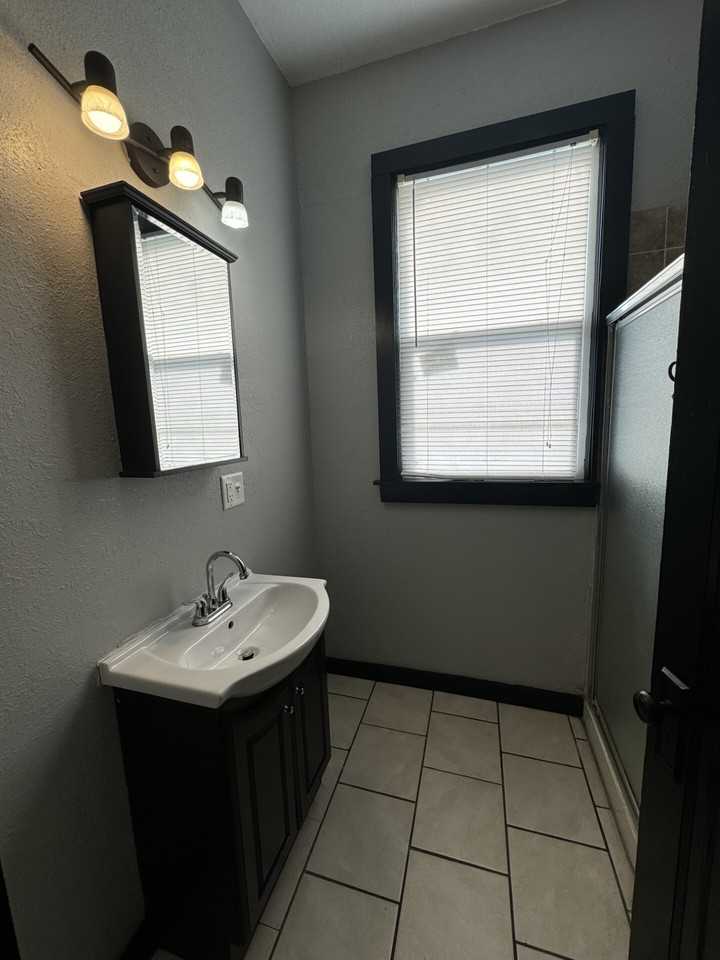 19 1/2 N 14th St - Photo 4 of 7