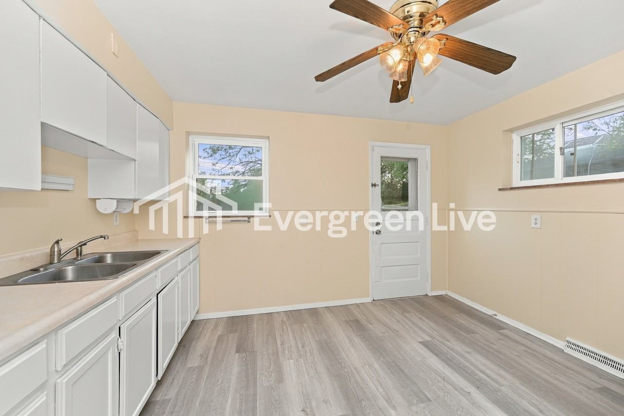 4773 Hardwick Dr - Photo 3 of 15
