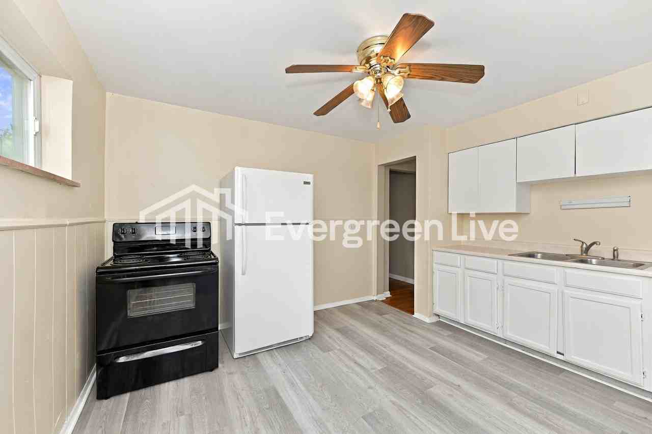 4773 Hardwick Dr - Photo 5 of 15