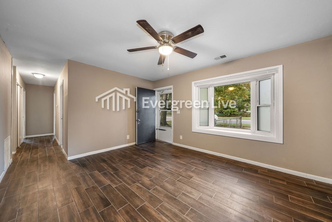 3904 N 13th St - Photo 4 of 26