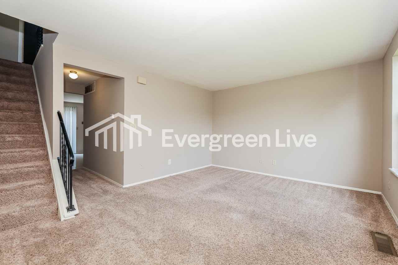 7925 Mount Hood - Photo 3 of 15