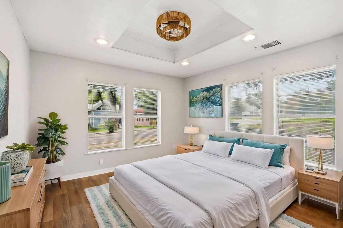604 W Hollywood Ave ##1 - Photo 4 of 10