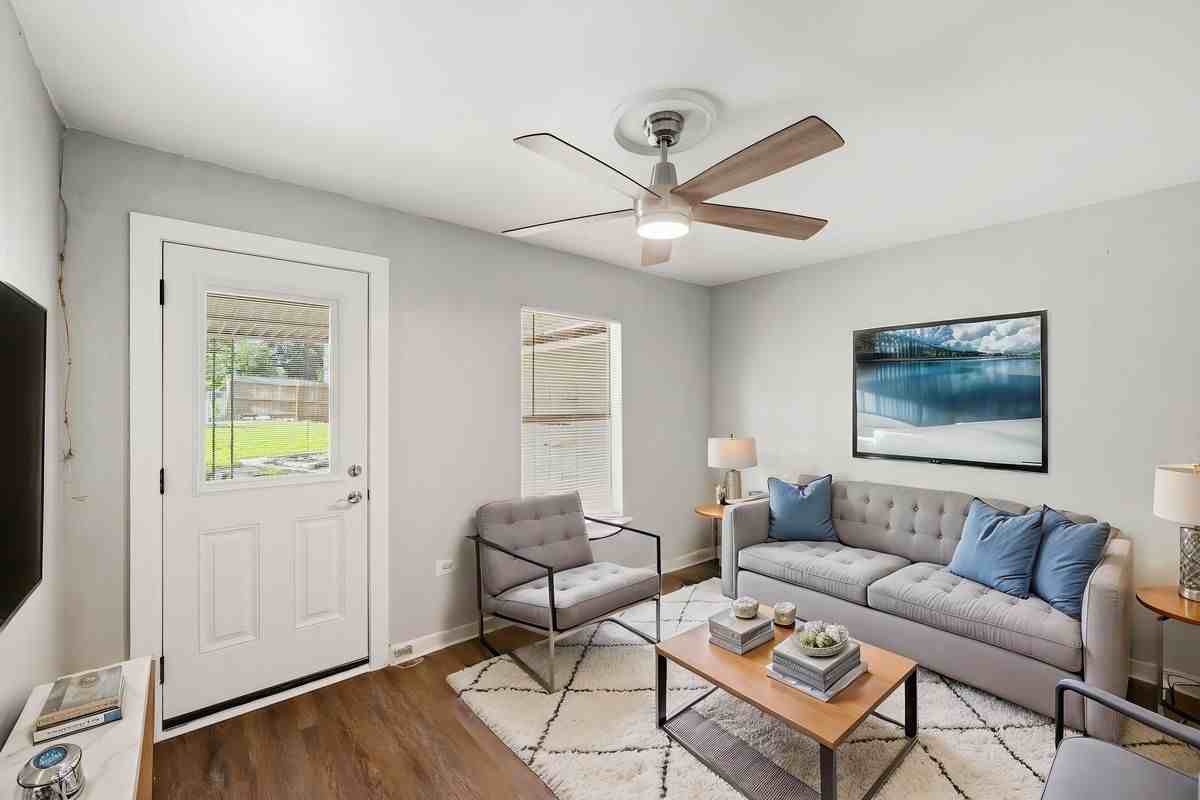 604 W Hollywood Ave ##B - Photo 6 of 10