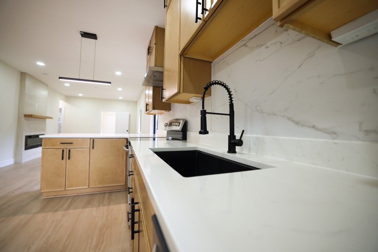 1532 17th St - Photo 4 of 30