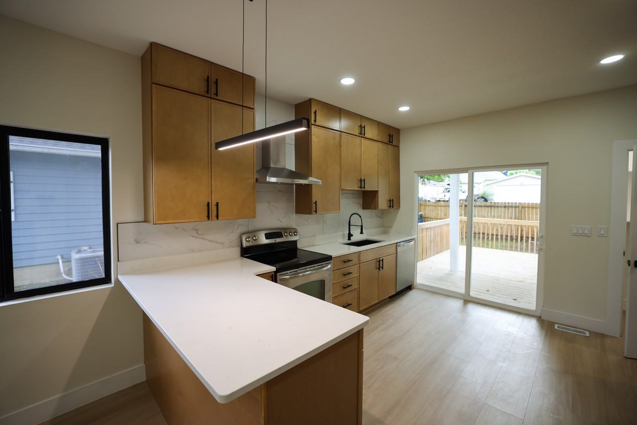 1532 17th St - Photo 5 of 30