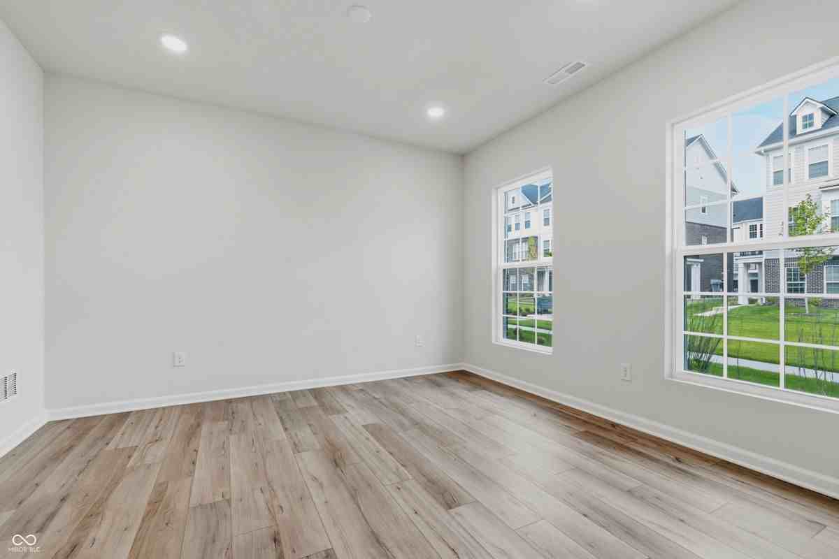 14549 Elsmere Ln - Photo 4 of 42
