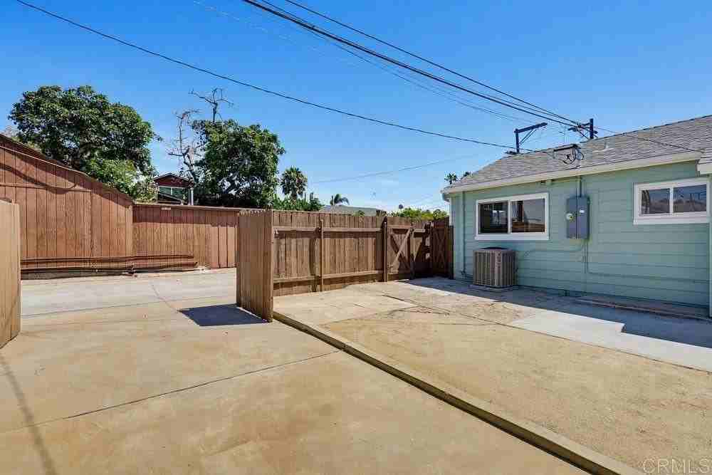 4266 Morrell St - Photo 3 of 35
