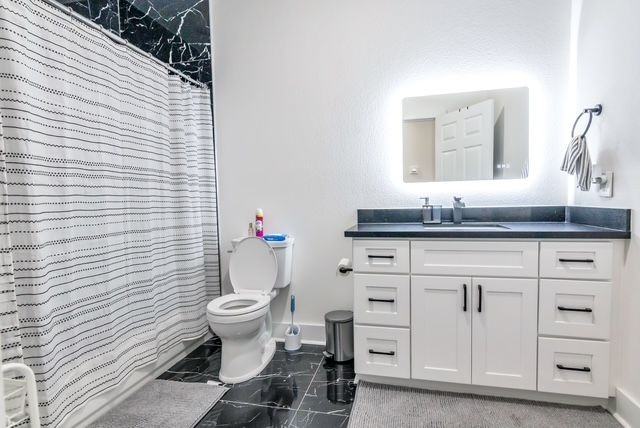 4013 Falls St ##A - Photo 7 of 21