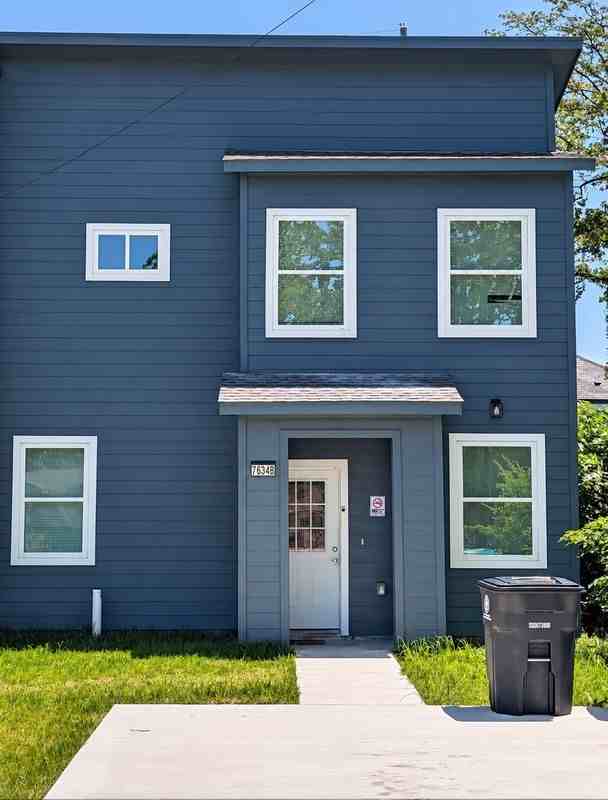 7634 Crofton St - Photo 3 of 9