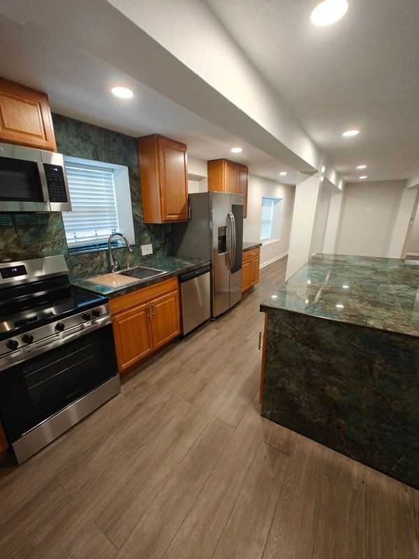 274 Lincoln Dr - Photo 2 of 5