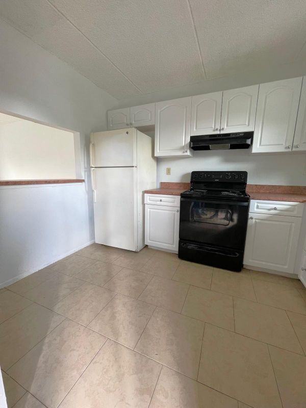 2846 Somerset Park Dr ##203 - Photo 3 of 15