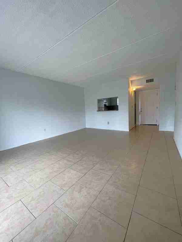 2846 Somerset Park Dr ##203 - Photo 7 of 15