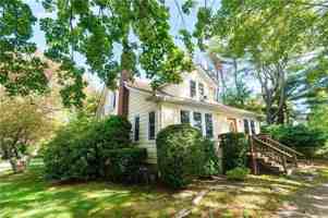 featured image of 556 E Main Rd