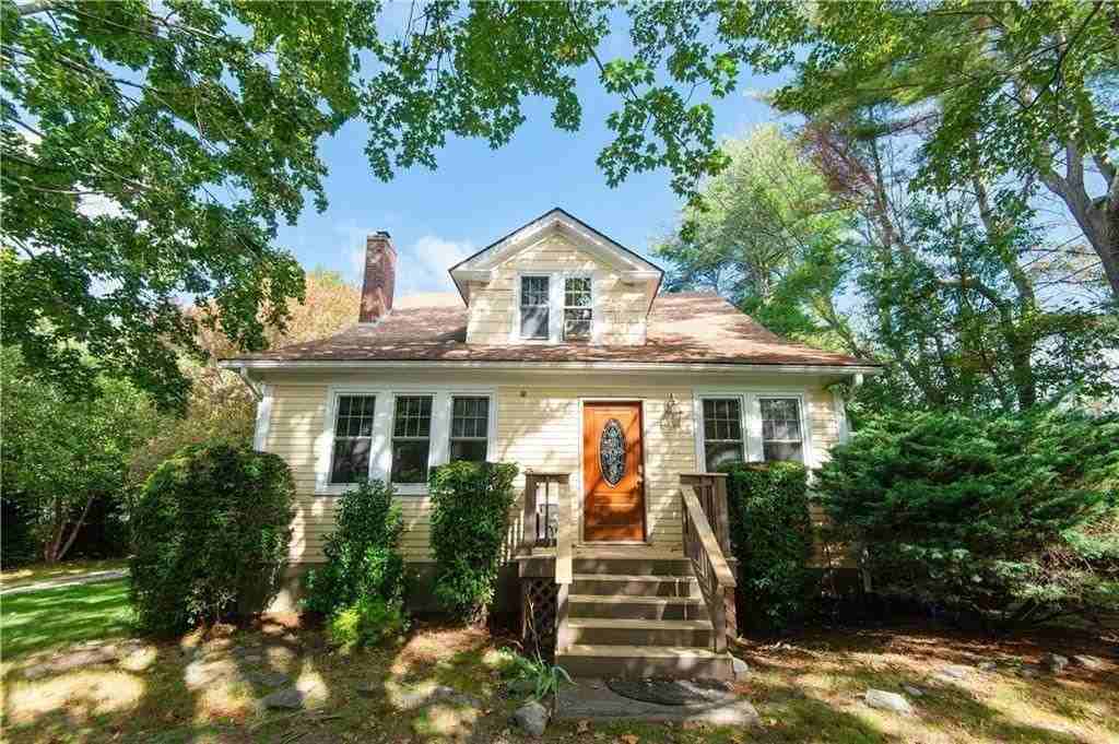 556 E Main Rd - Photo 2 of 35