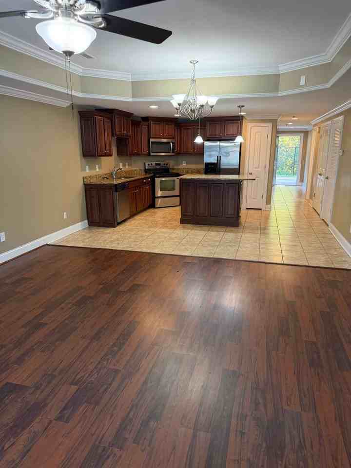 2316 Speedway Blvd - Photo 5 of 33