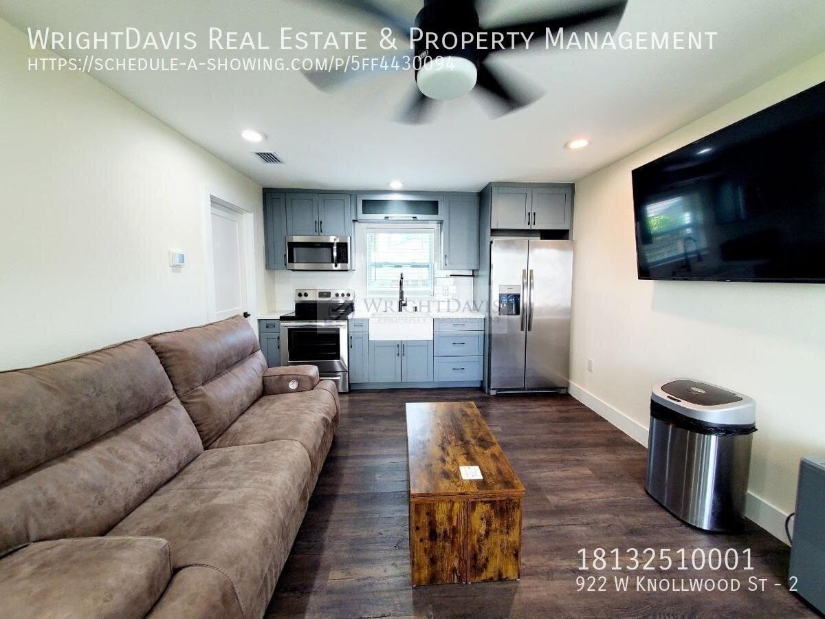 922 W Knollwood St #2 - Photo 6 of 16