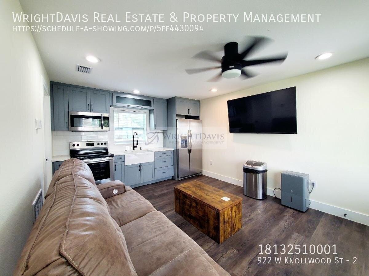 922 W Knollwood St #2 - Photo 7 of 16