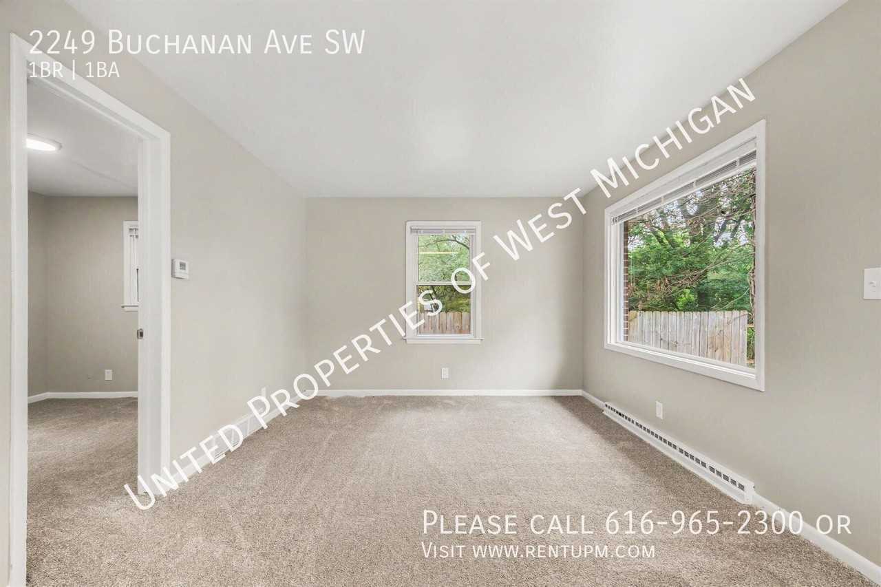 2249 Buchanan Ave Sw - Photo 5 of 16