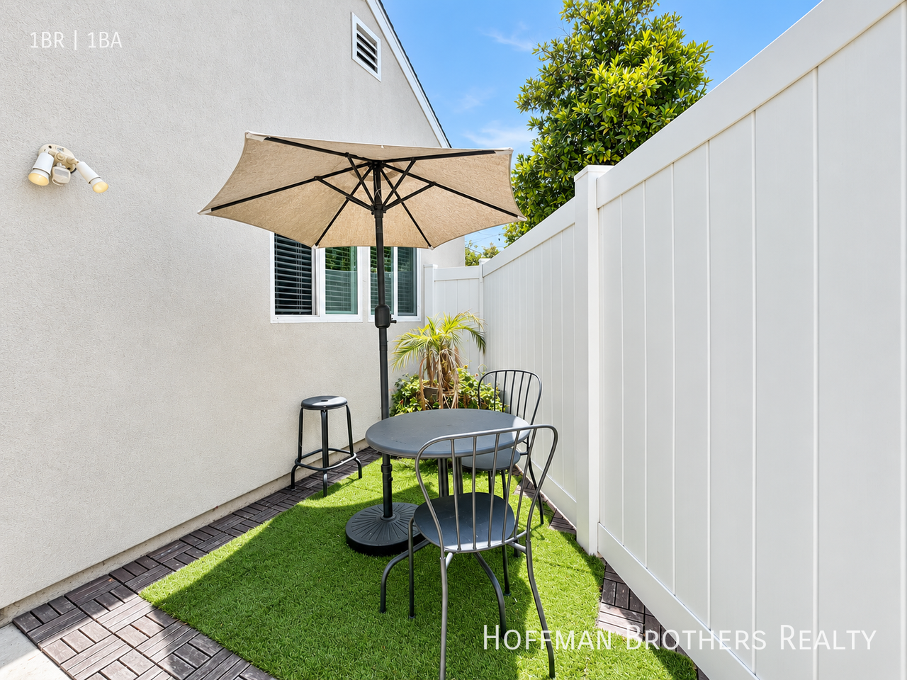 420 S Citrus Ave #420 - Photo 3 of 12