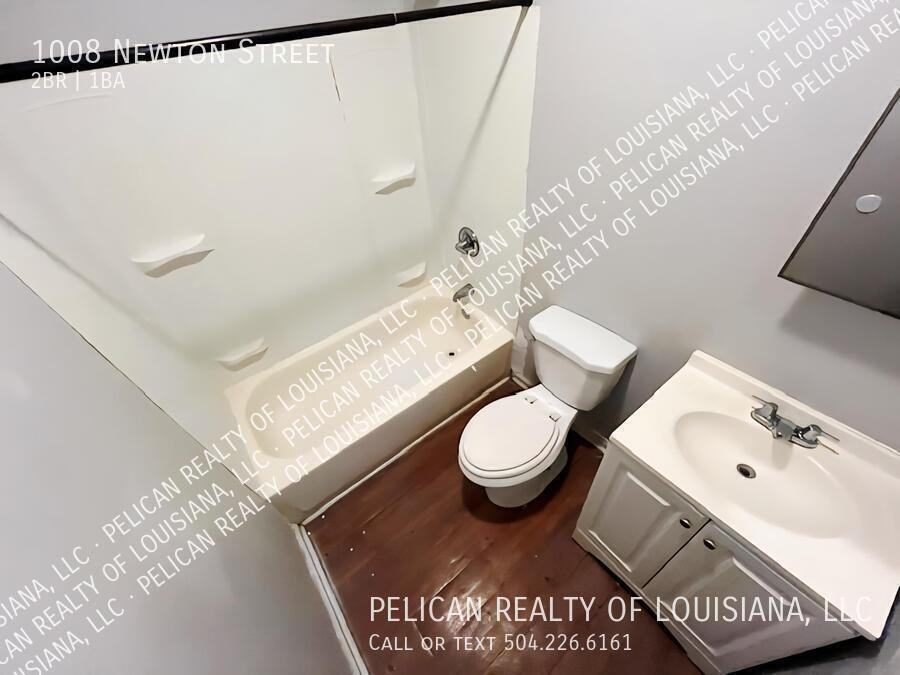 1008 Newton St - Photo 4 of 6
