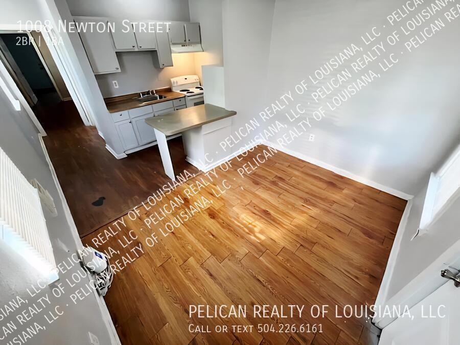 1008 Newton St - Photo 6 of 6