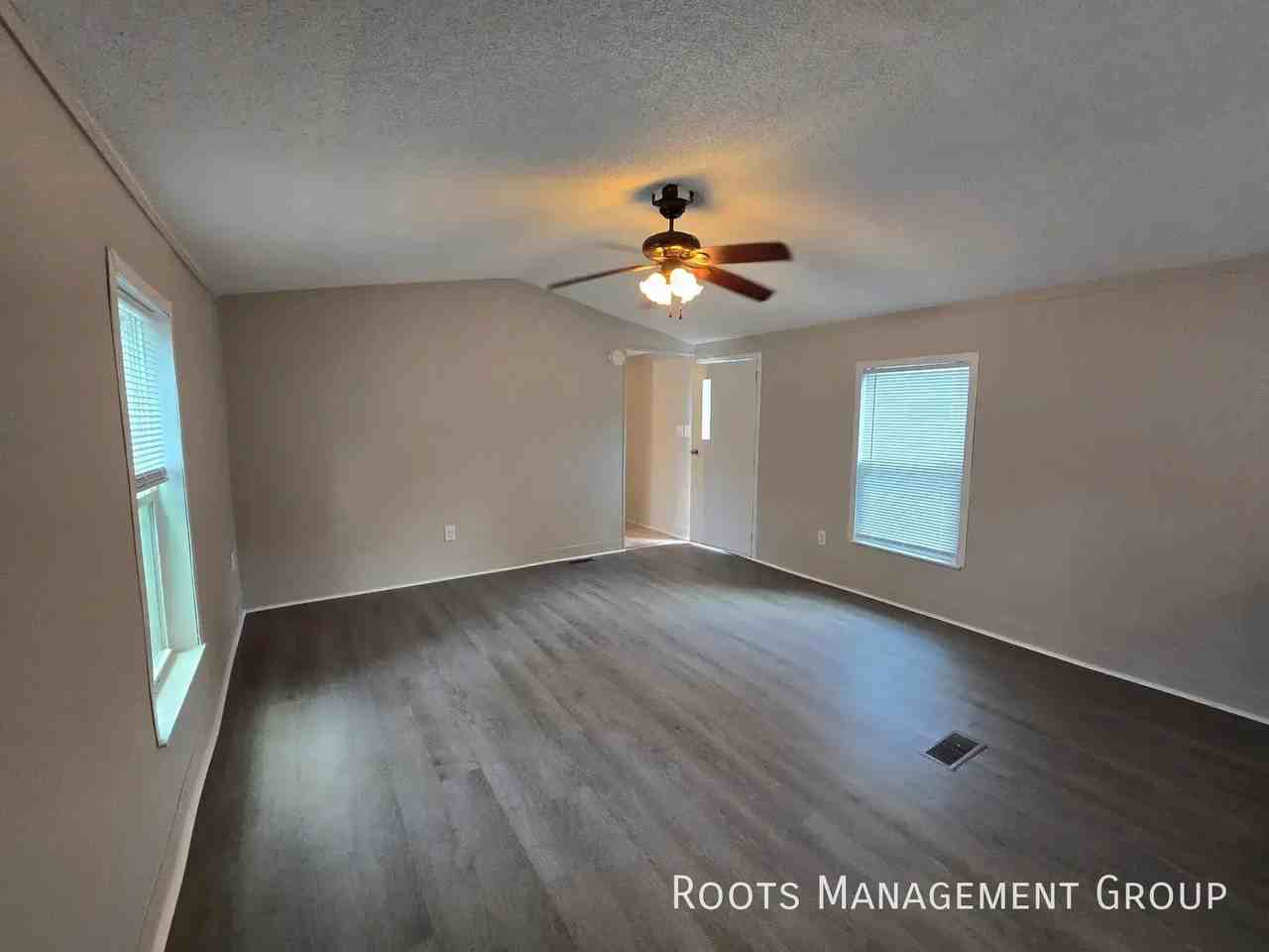 1112 W Mactavish Rd - Photo 5 of 14