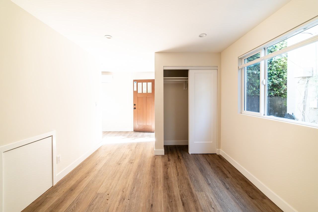 1346 S Dunsmuir Ave #1-2 - Photo 5 of 11