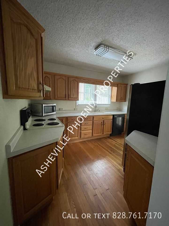 11 Enka Oak St - Photo 4 of 14