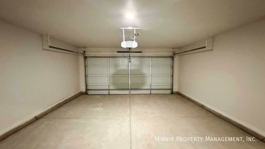 8031 Date Ave - Photo 6 of 26