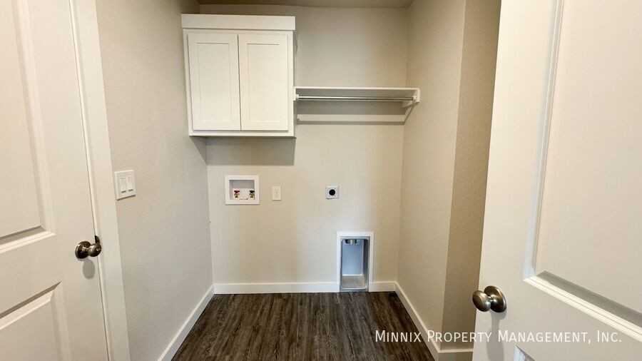 8031 Date Ave - Photo 7 of 26