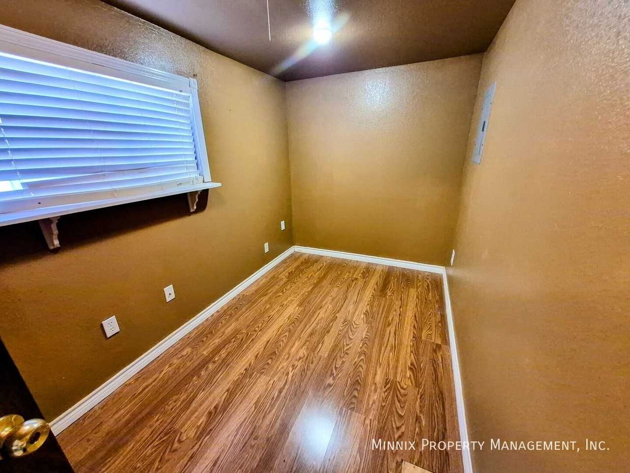 14200 Savannah Rd - Photo 7 of 31