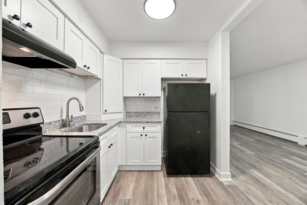 7121 36th St - Photo 3 of 9