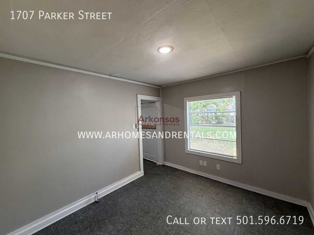 1707 Parker St - Photo 3 of 14
