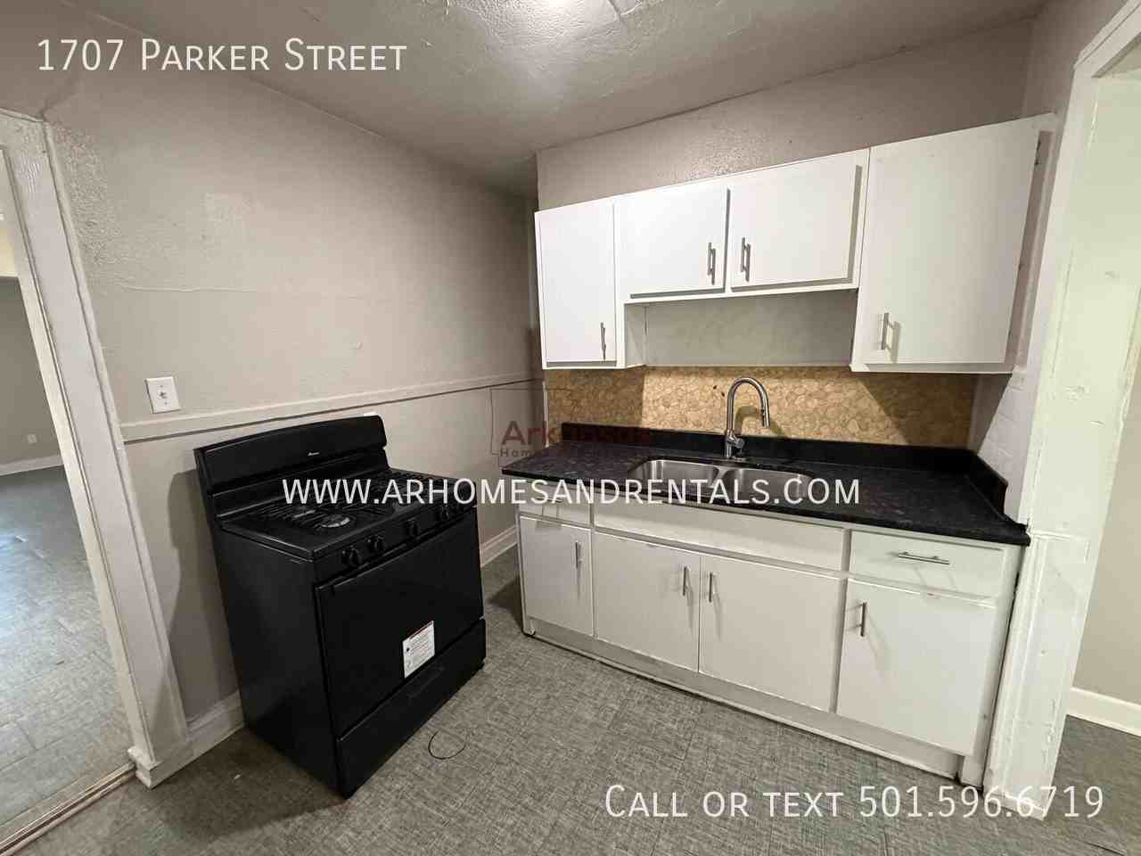 1707 Parker St - Photo 5 of 14