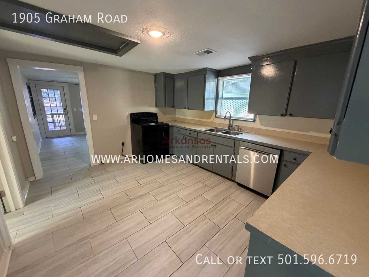 1905 Graham Rd - Photo 5 of 14