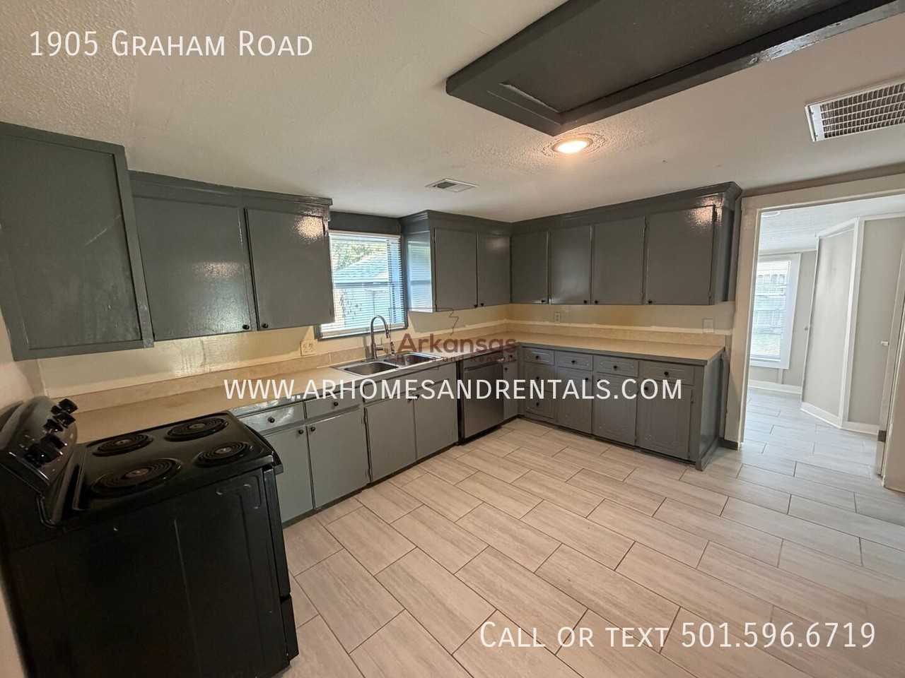 1905 Graham Rd - Photo 6 of 14