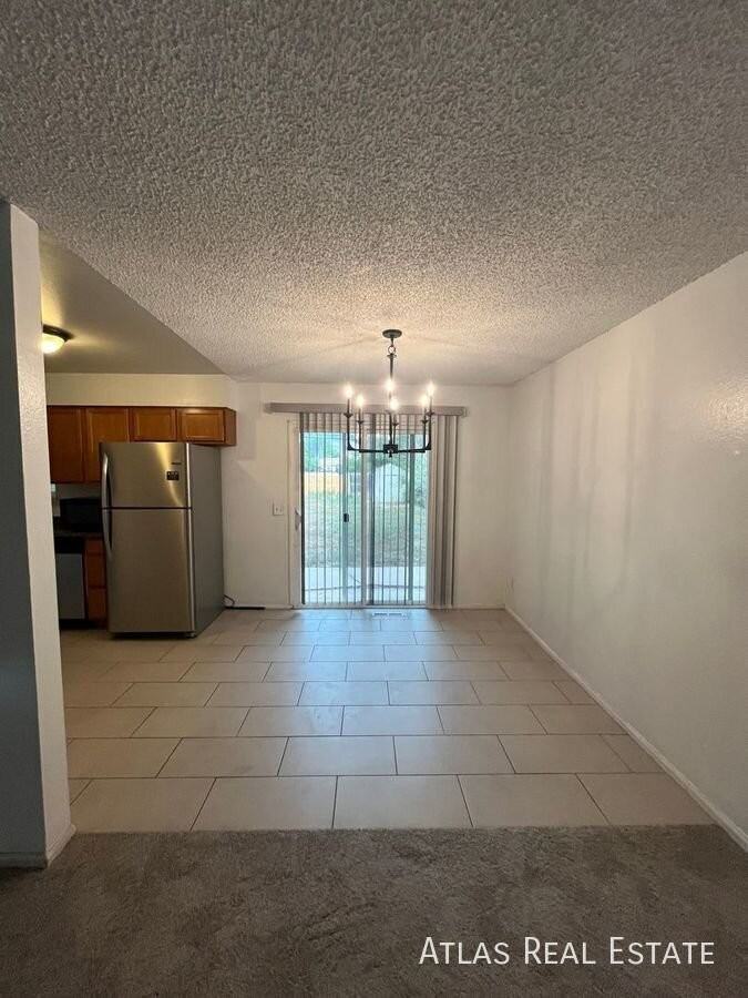 870 S Leyden St - Photo 5 of 19