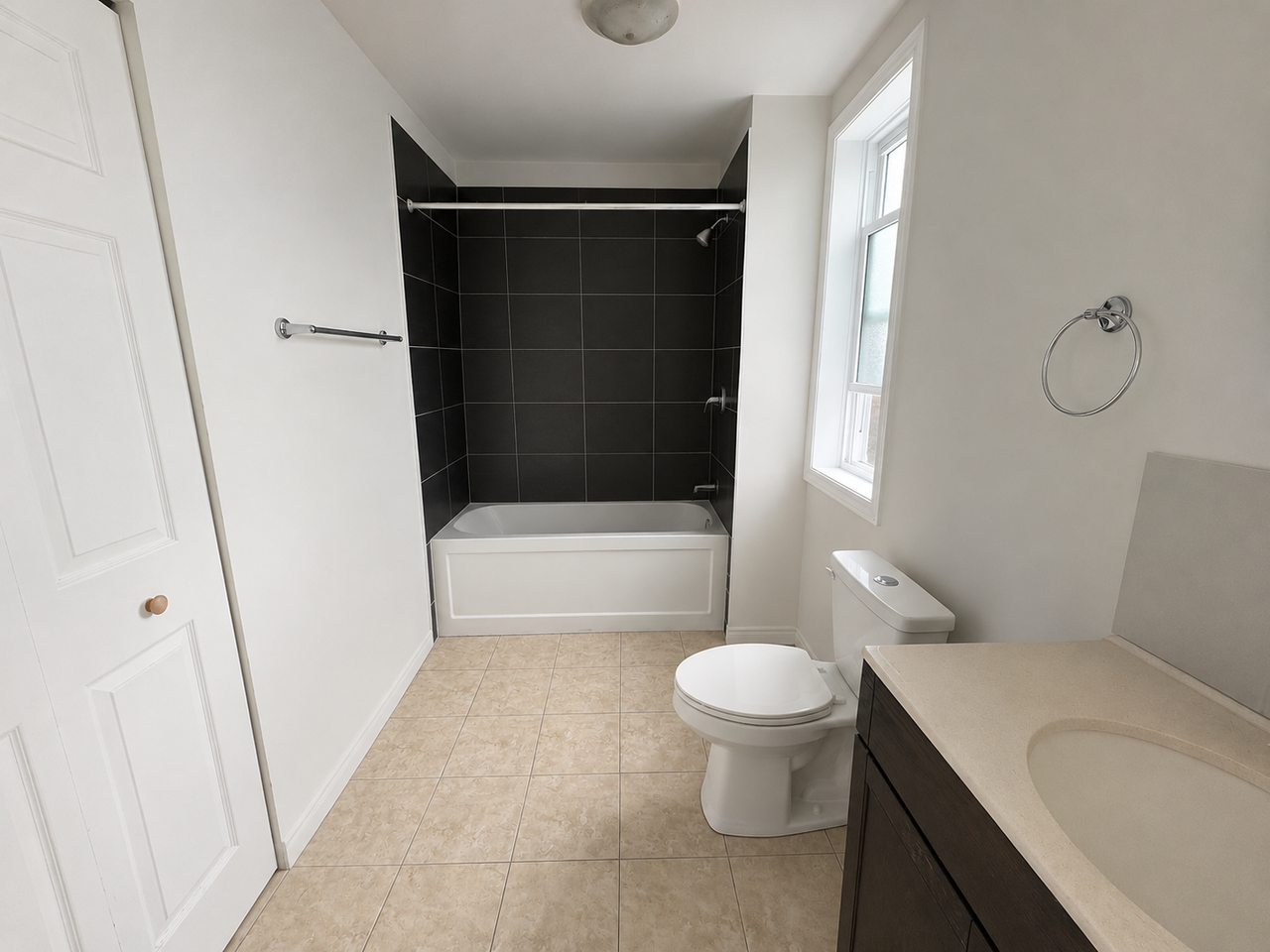 404 Bay St - Photo 5 of 10