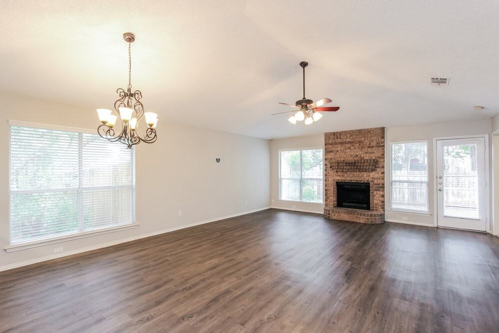 1701 Gainsborough Way - Photo 5 of 16