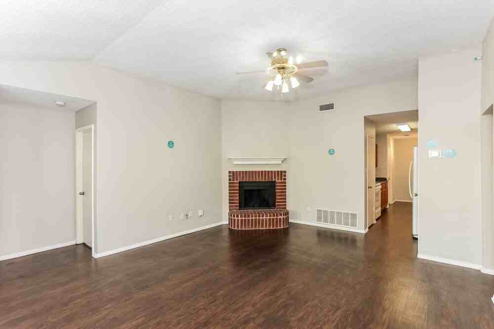 10241 Maria Dr - Photo 3 of 21