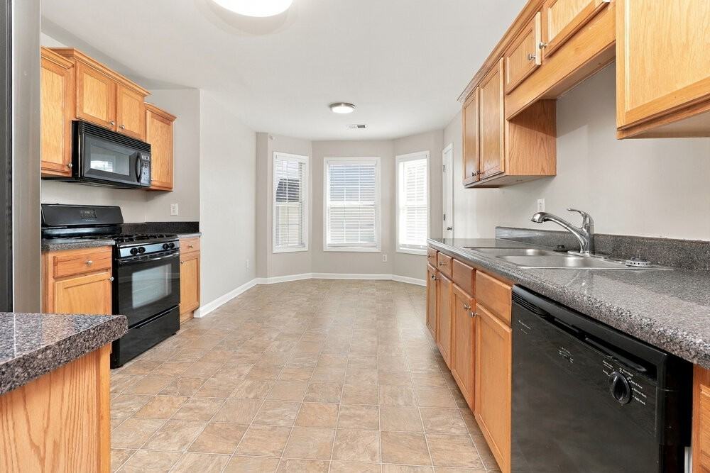 4800 Mentmore Ter - Photo 5 of 16