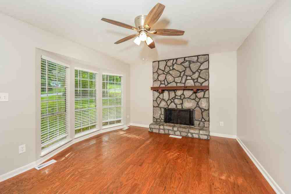 6554 Telia Dr - Photo 6 of 17