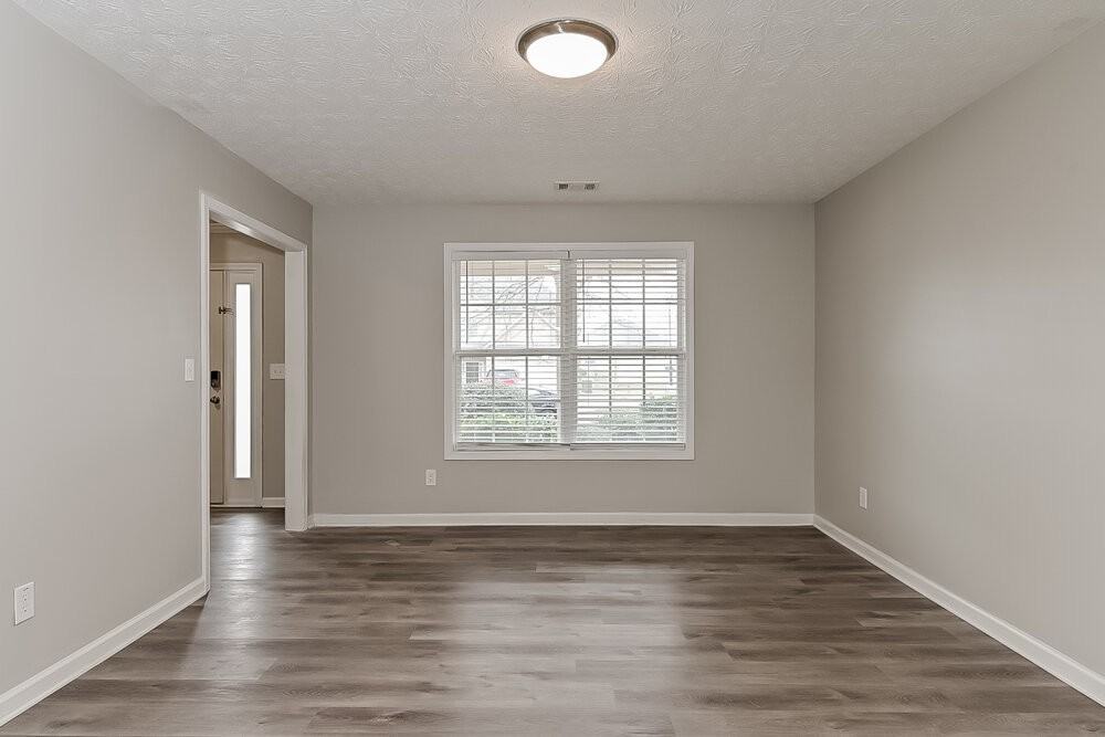 1137 Bowlin Dr - Photo 4 of 17