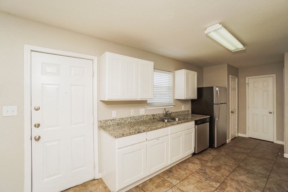 5726 Sandy Cyn - Photo 7 of 17