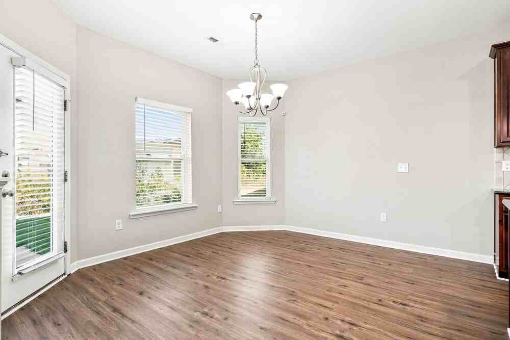 934 Lakemont Dr - Photo 6 of 17