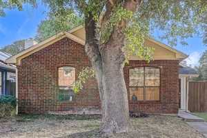 featured image of 1162 Hemlock Dr