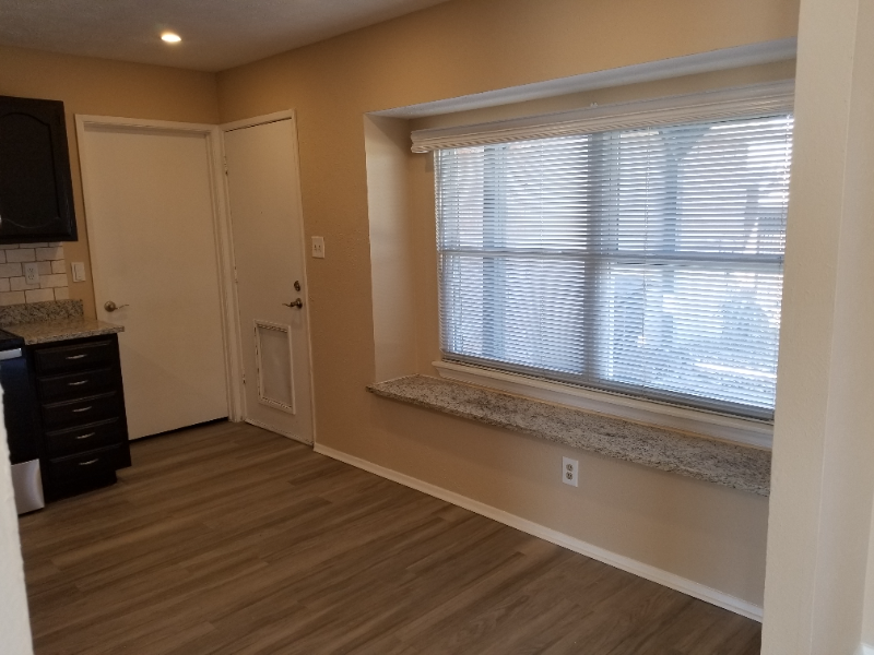 5725 Baker Dr - Photo 5 of 19