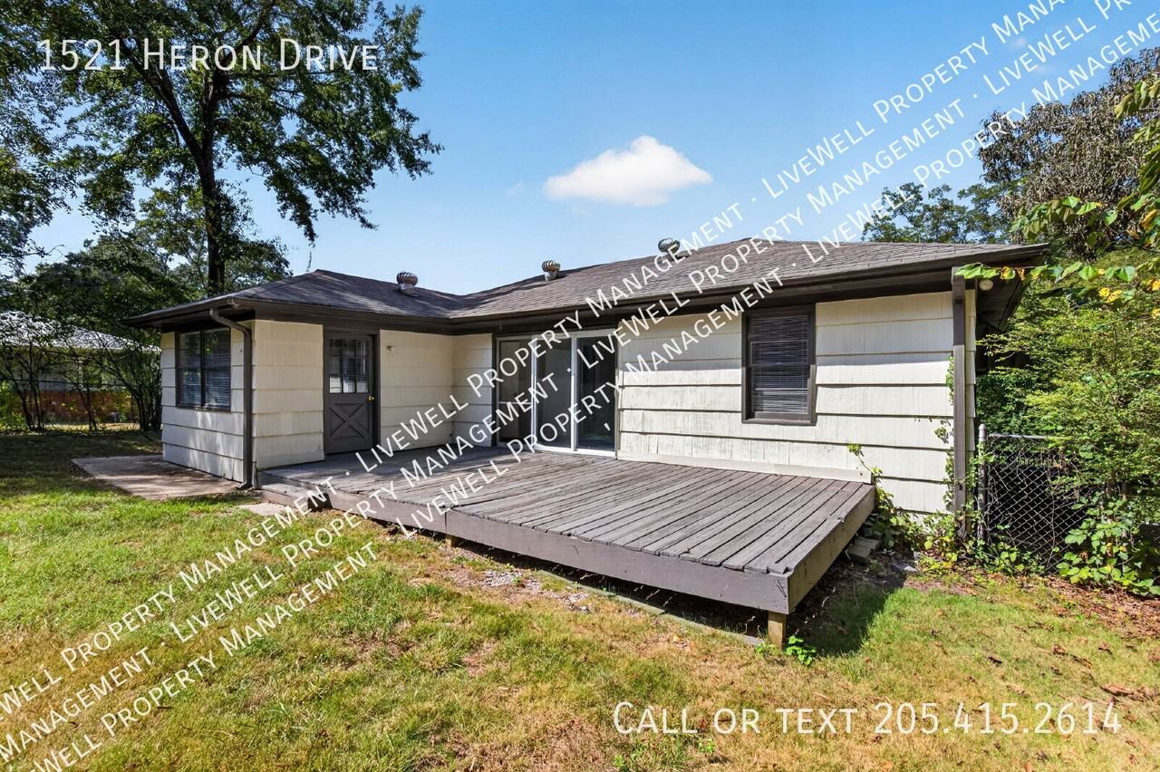 1521 Heron Dr - Photo 4 of 23