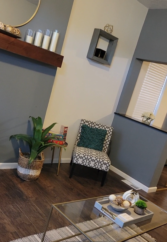3620 Alberta St #1stFL - Photo 3 of 4
